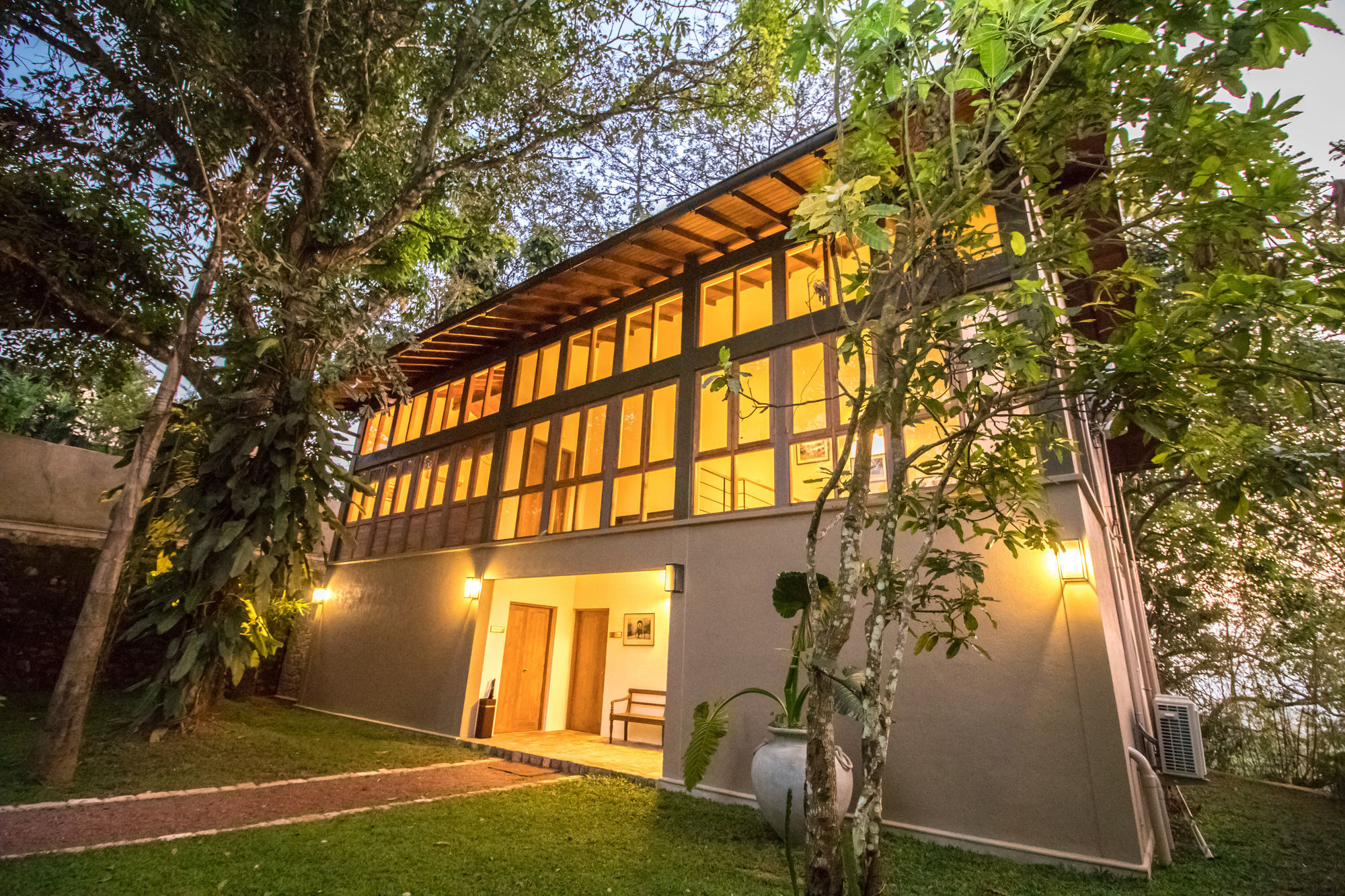Kings Pavilion Luxury Hotel Kandy Exterior photo